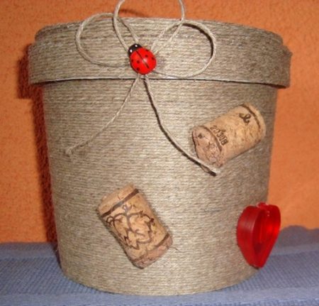 crafts for a garden of mayonnaise bucket