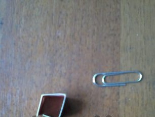 atvirukų juostelės turėtų būti sulenktos per pusę, o šviesioji pusė būtų nukreipta į išorę, o kiekviena pusė liktų pusiau