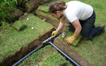 процес на инсталация за подземно напояване