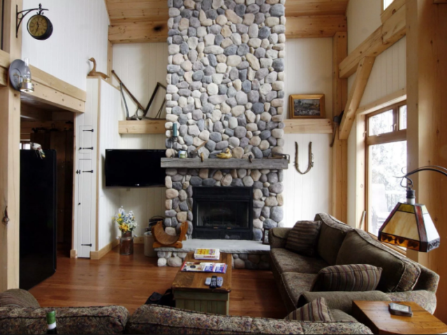 Красива камина