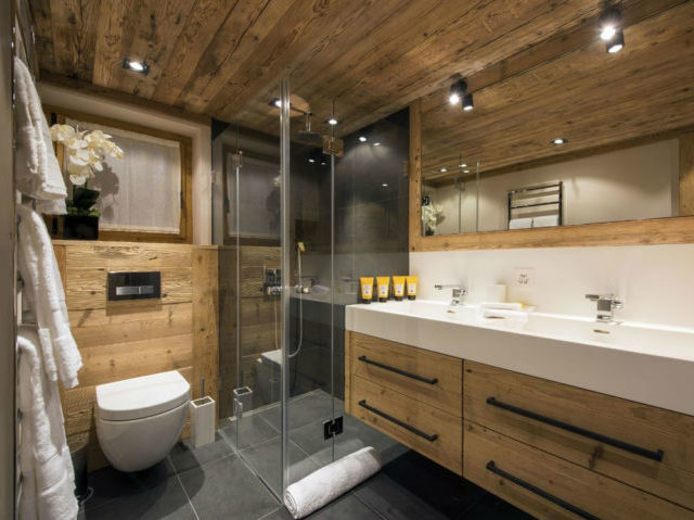 Баня в страната