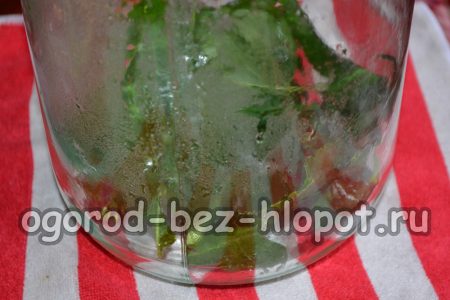 Сложете подправките в буркан