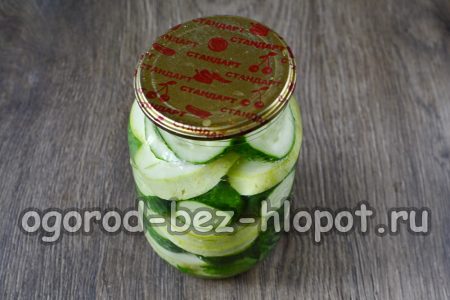 излива вряла вода