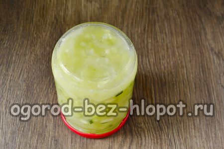 išimkite stiklainį po kailiu