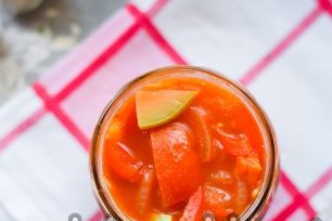 разположени на бреговете