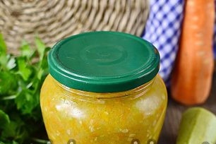 Аджика от тиквички с ябълки за зимата