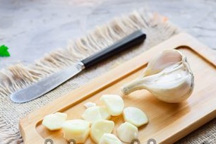chopped garlic