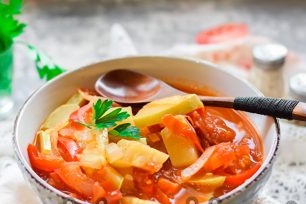 zucchini and pepper salad