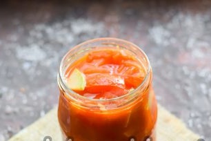 roll cans with salad