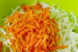 peel the carrots, wash and three on a coarse grater