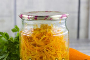 Cà rốt Hàn Quốc cho mùa đông ở ngân hàng