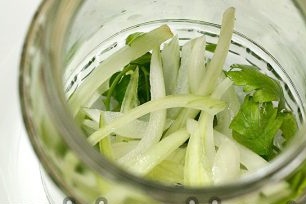 Đặt rau mùi tây