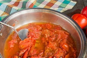 домати в задушен