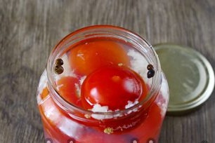 изсипете марината