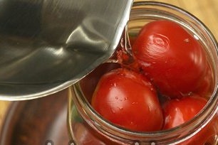 добавете вода