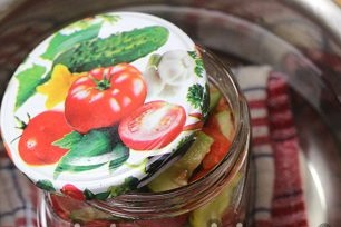 skardinių sterilizavimas su daržovėmis