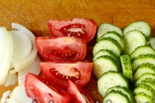 накълцайте зеленчуците