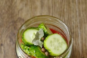 добавете подправка