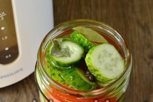 изсипете вряла вода