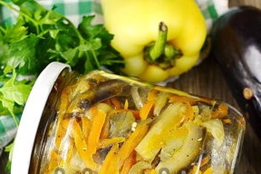 Салата Pyaterochka за зимата с патладжан