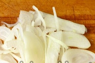 нарязваме лука