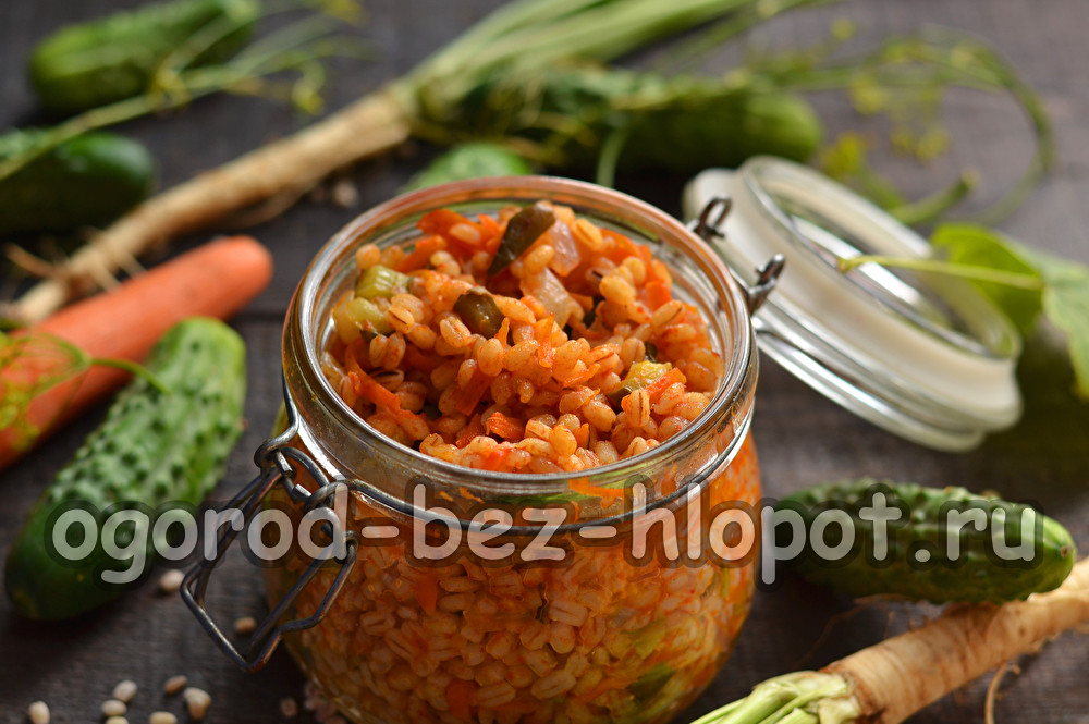 Padažas marinuoti agurkais su šviežiais perliniais miežiais