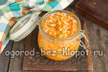 įdėti marinatą į bankus