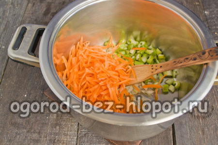 добавете моркови