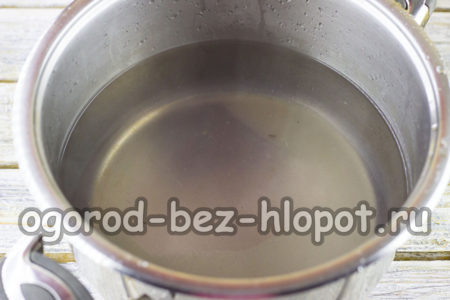 изцедете водата, добавете захарта