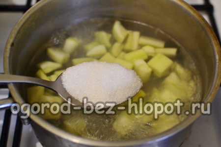 добавете захар