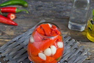 затворете и завъртете буркана