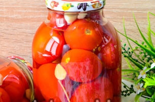 עגבניות כבושות לחורף