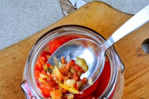 изсипете марината