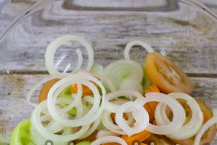 добавете лука