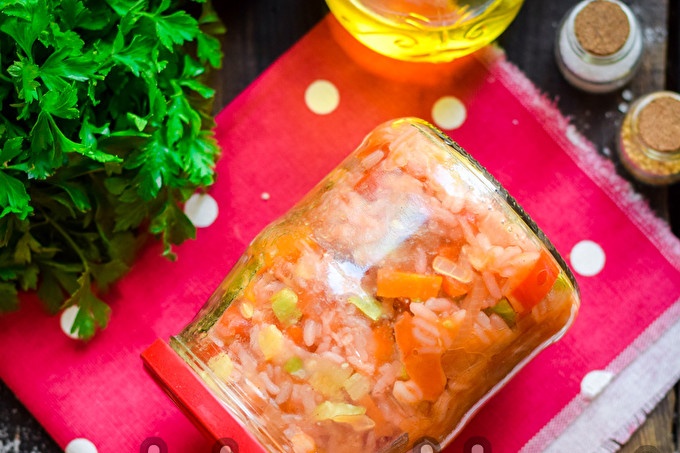 salad with zucchini and rice