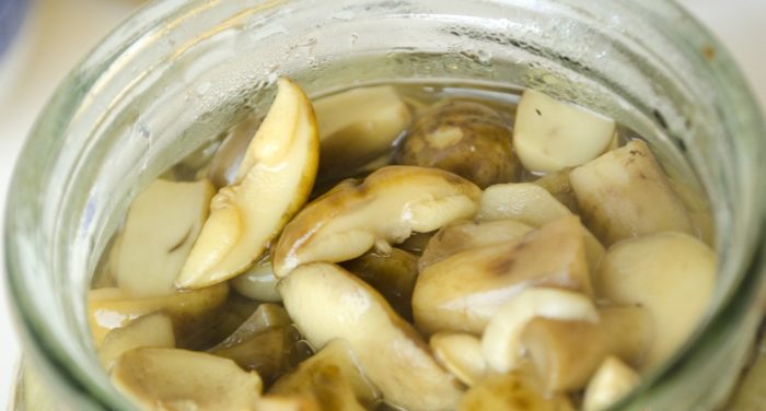 Мариновани полски гъби