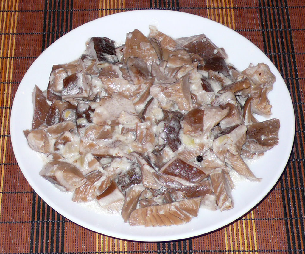 Гъби в заквасена сметана