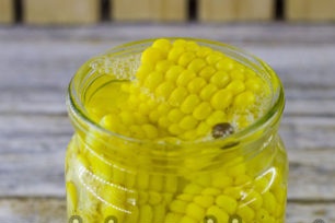 đổ lọ với nước xốt