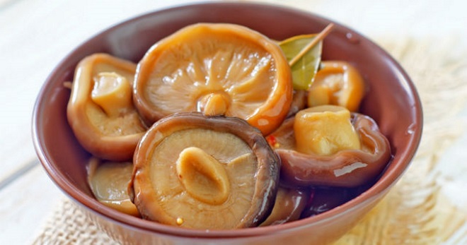 Grybai su garstyčiomis