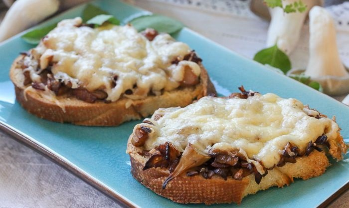 Karšti austrių sumuštiniai