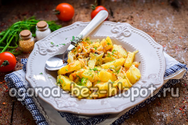 задушено зеле с картофи е готово