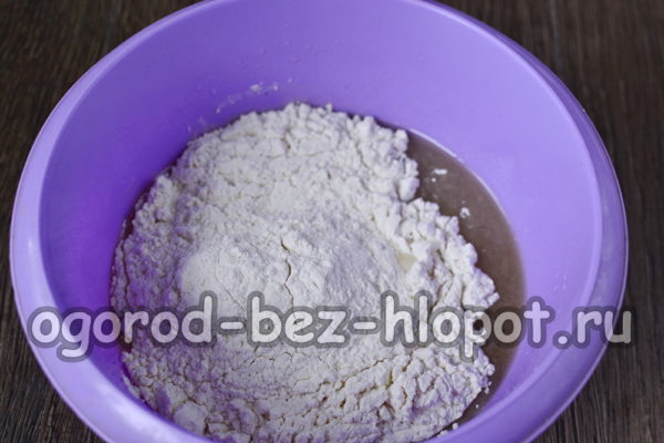 thêm vào phần bột