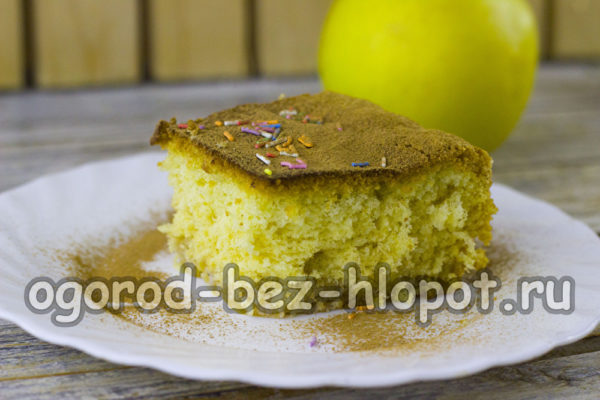 paprastas obuolių pyragas yra paruoštas