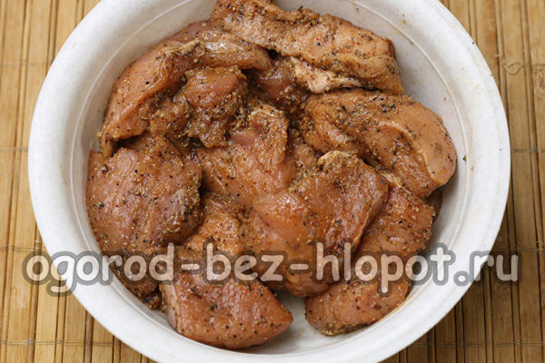 сложете месото да се маринова