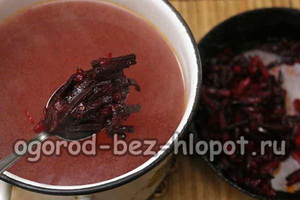 преместете зеленчуците в борш