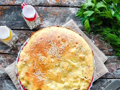 læg kålpaien på skålen