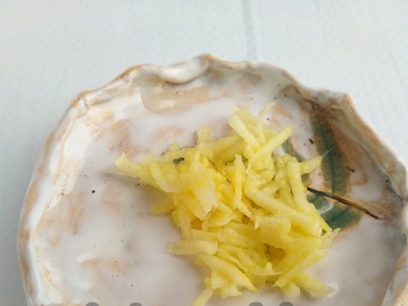 добавете чесън