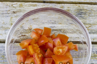 нарязваме доматите