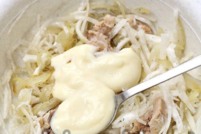 подправете с майонеза