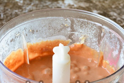 טורפים את הבצק בבלנדר